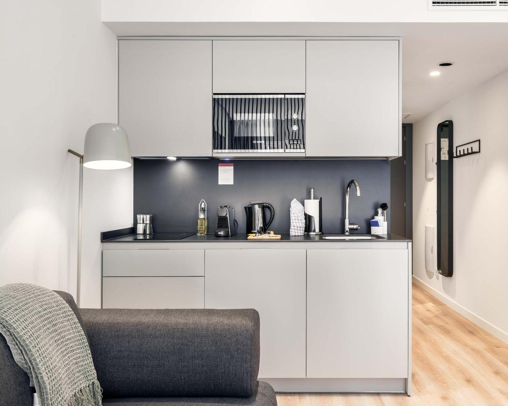 Limehome Madrid Calle De Juan Hurtado De Mendoza Екстериор снимка