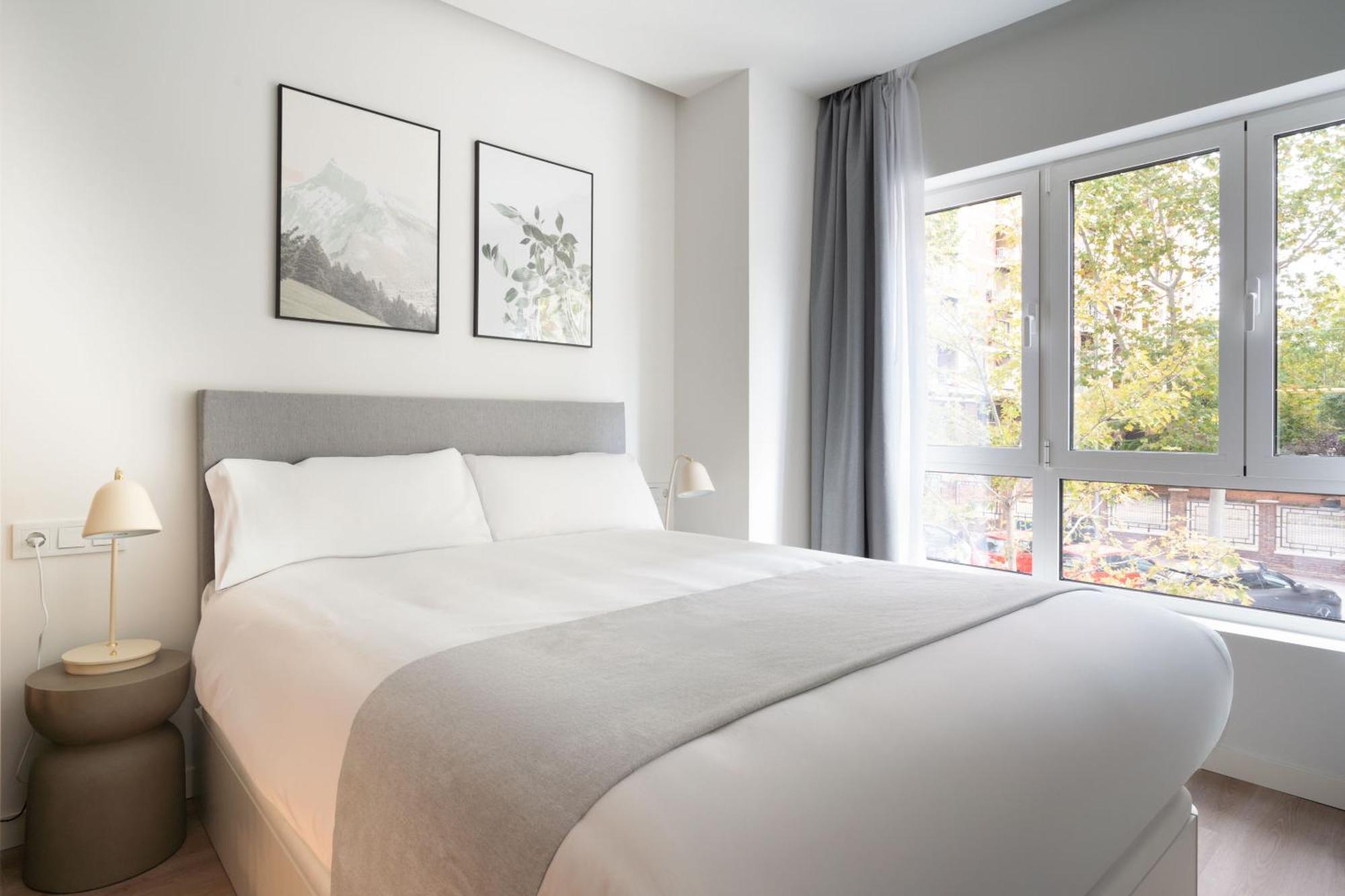 Limehome Madrid Calle De Juan Hurtado De Mendoza Екстериор снимка