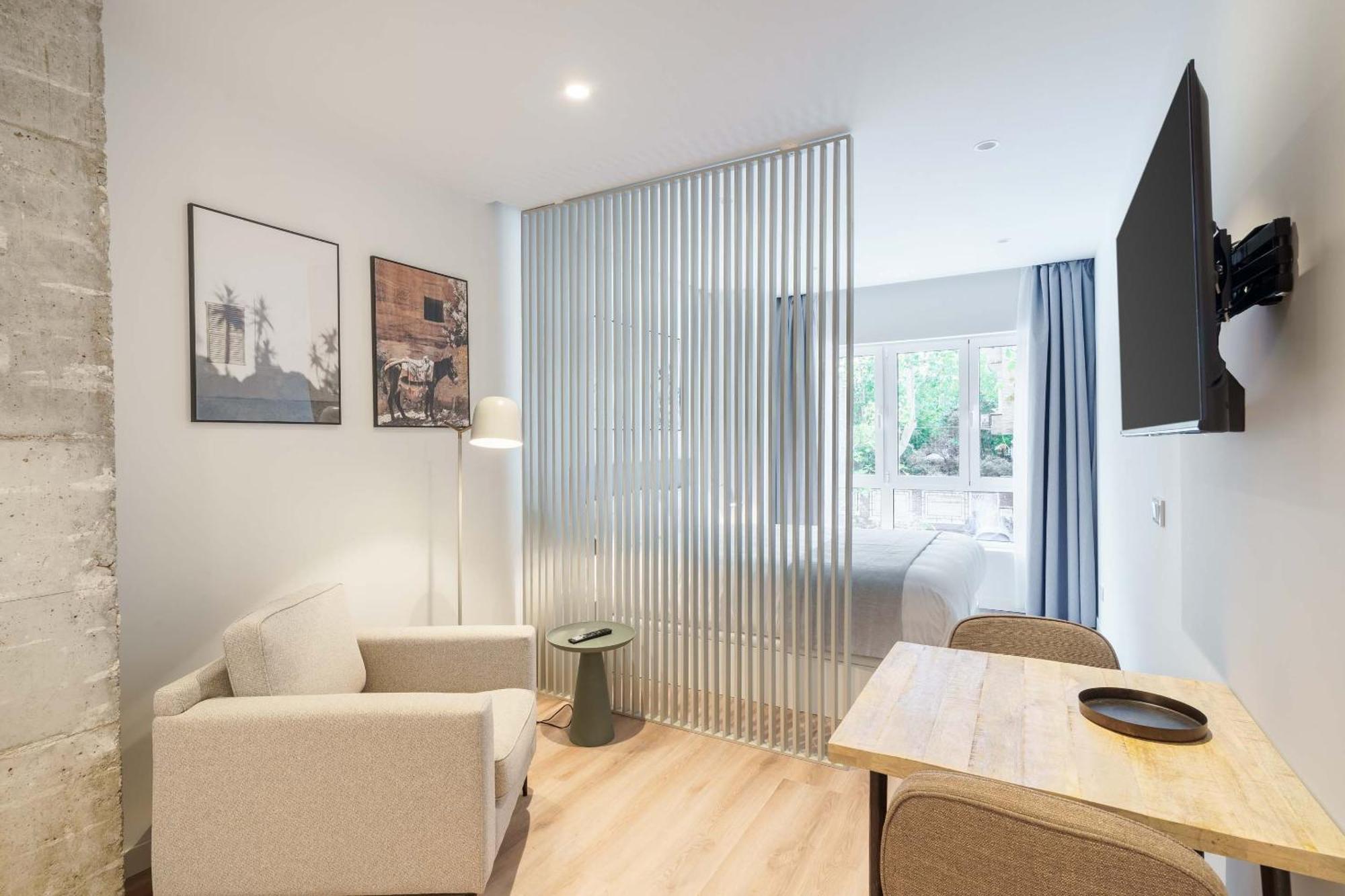Limehome Madrid Calle De Juan Hurtado De Mendoza Екстериор снимка