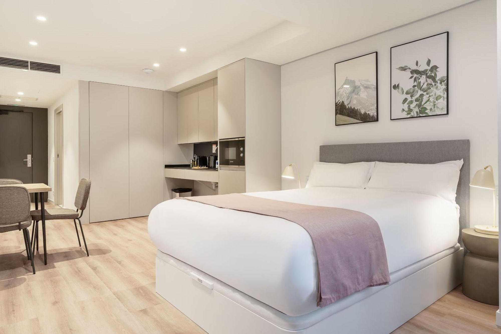 Limehome Madrid Calle De Juan Hurtado De Mendoza Екстериор снимка