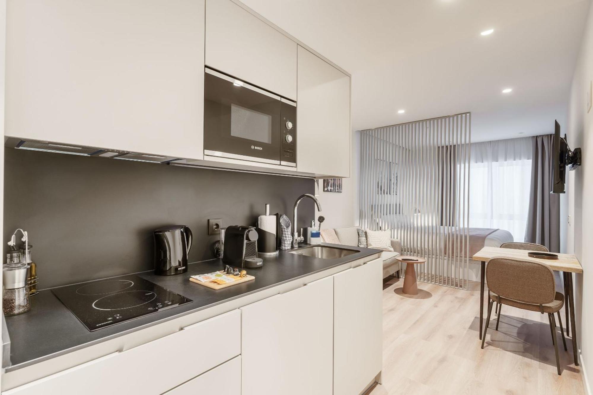 Limehome Madrid Calle De Juan Hurtado De Mendoza Екстериор снимка